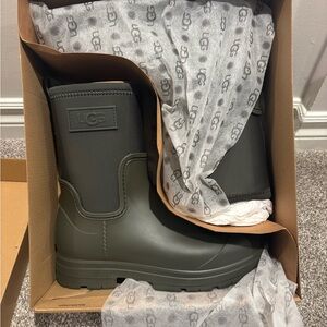 UGG Women’s Olive Boots